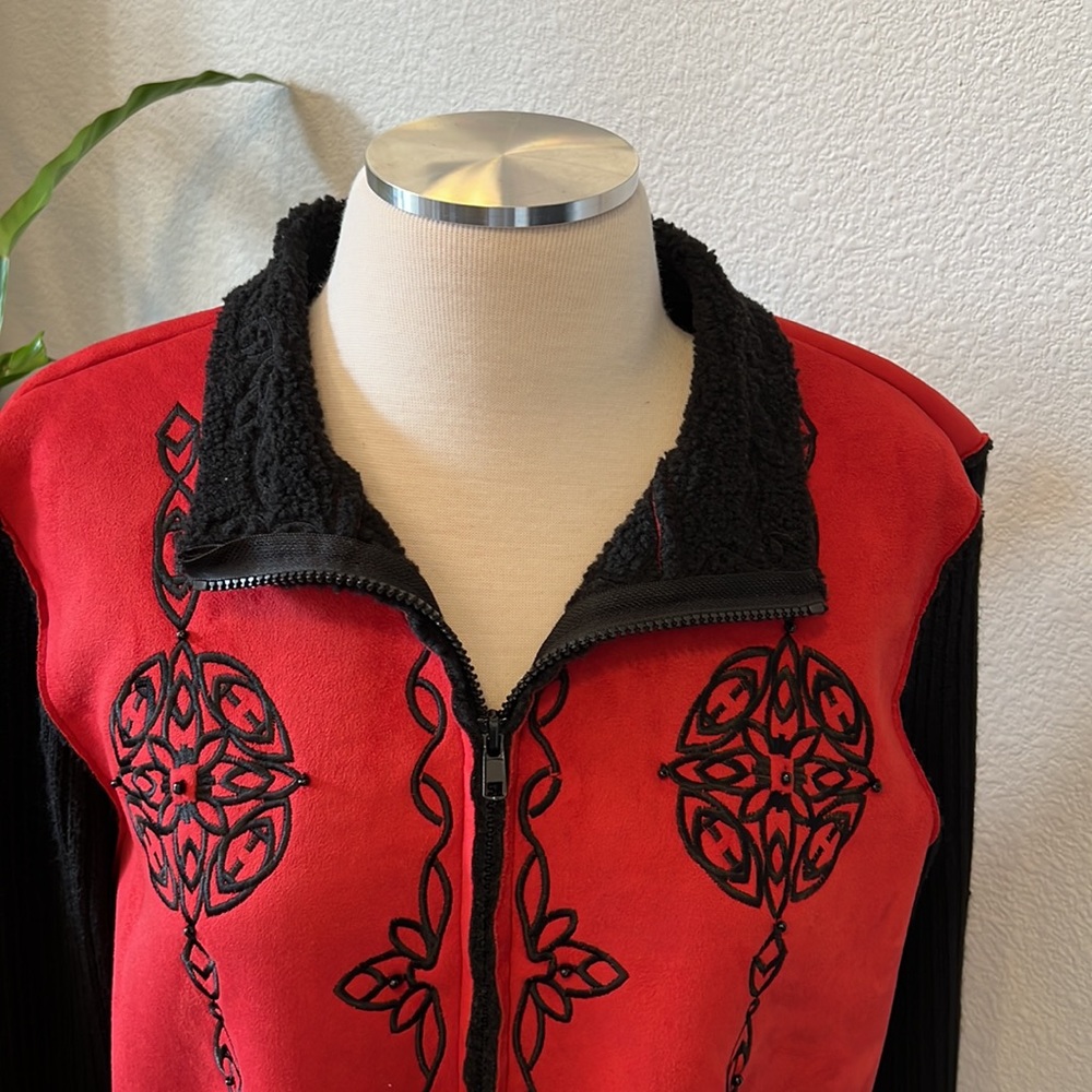 Red Black Embroidered Vintage Coldwater Creek Faux Suede Sweater Jacket Size XL